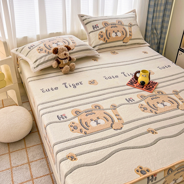 91家纺网 家纺一手货源 找家纺 倾慕家纺 2024新款加厚保暖6D立体雪花绒系列-单床笠 欢乐小虎