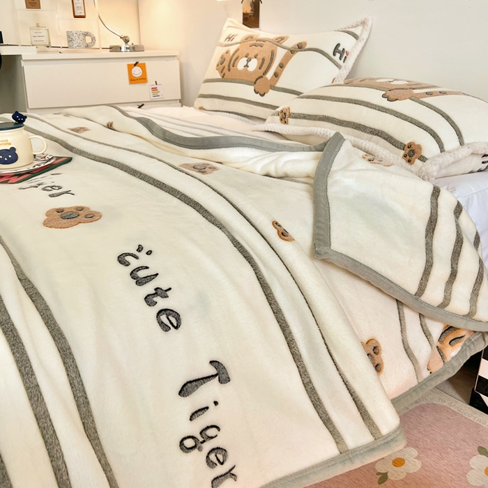 91家纺网 家纺一手货源 找家纺 倾慕家纺 2024新款加厚保暖6D立体雪花绒系列-毛毯 欢乐小虎