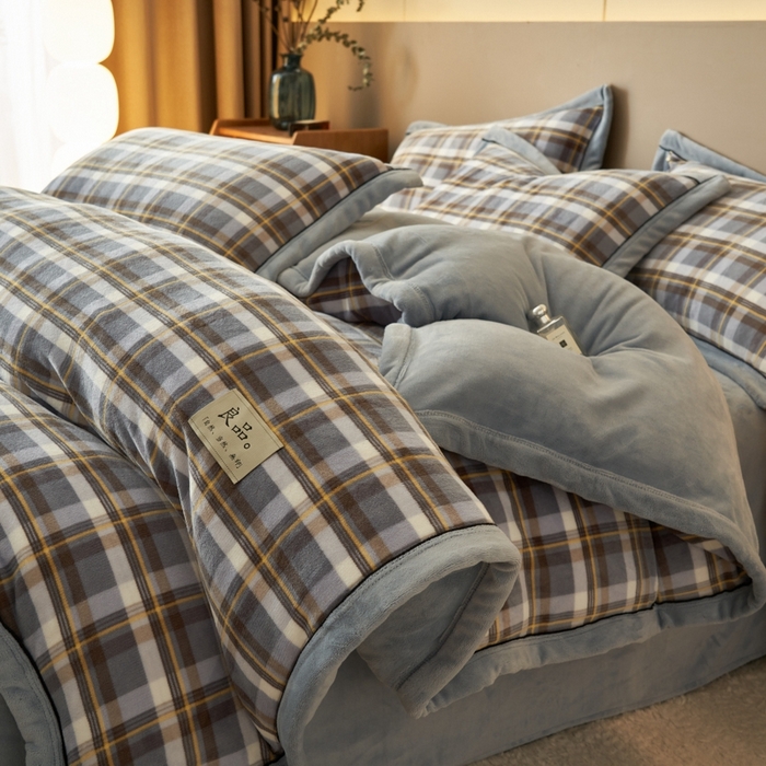 91家纺网 家纺一手货源 找家纺 2024新款无印风牛奶绒宽边可拆洗冬被被子被芯 无印风可拆洗冬被-莫妮卡