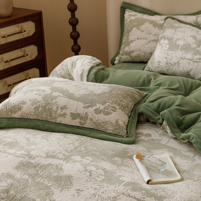 91家纺网 家纺一手货源 找家纺 2024新款牛奶绒染色雕花可拆洗冬被被子被芯 挪威森林