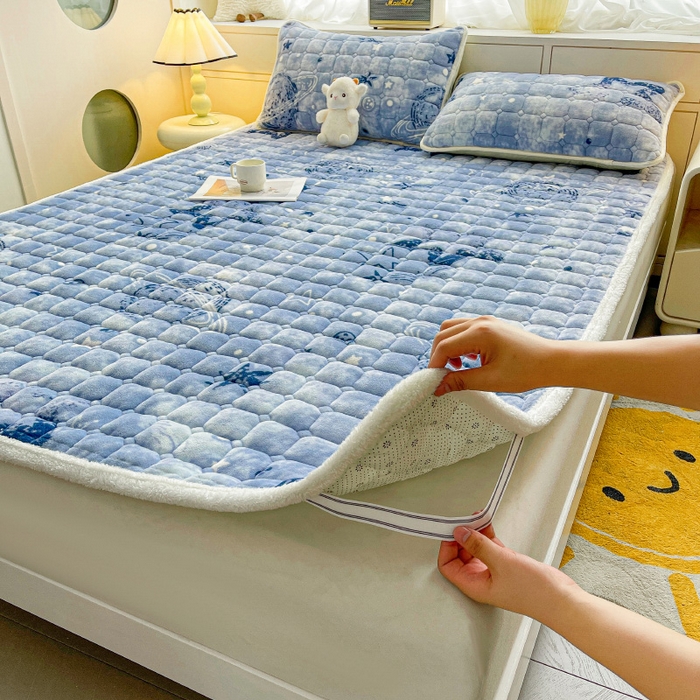 91家纺网 家纺一手货源 找家纺 眠势力 2025新款牛奶绒床垫保防滑床护垫床褥学生垫子可机洗 星辰大海