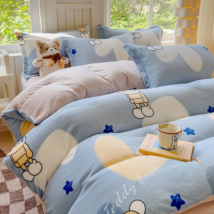 91家纺网 家纺一手货源 找家纺 狂想家 2025新款加厚牛奶绒卡通印花四件套 泰迪熊