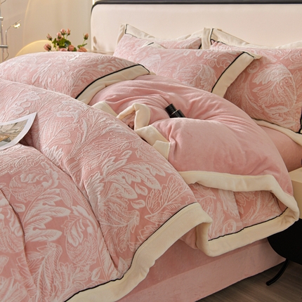 91家纺网 家纺一手货源 找家纺 妮恒美 2024新款提花大包边牛奶绒四件套 初语-浅豆沙