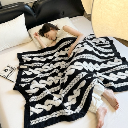 丹本家纺 2025新款A类云暖绒仿貂复合毯跨境无印风针织毯半边绒毛毯盖毯 黑麻花
