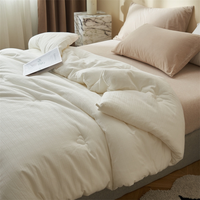 91家纺网 家纺一手货源 找家纺 2024新款b类100%纯棉水洗棉提花大豆纤维冬被 纯棉方格 简约风