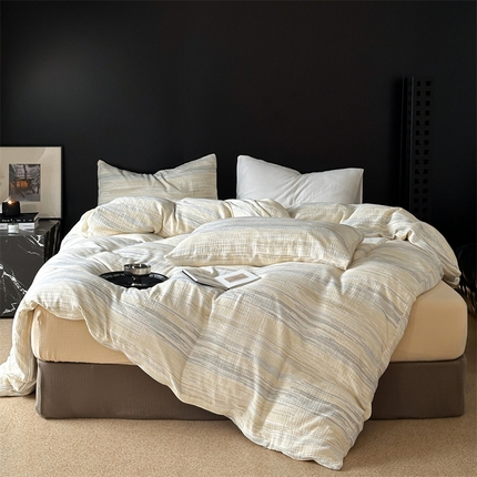 91家纺网 家纺一手货源 找家纺 （总）山舍家居 2024新款极简条纹皱纱四件套-平行时空