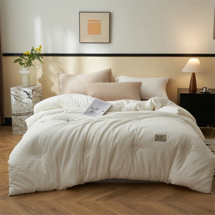 91家纺网 家纺一手货源 找家纺 2024新款b类100%纯棉水洗棉提花大豆纤维冬被 纯棉方格 简约风