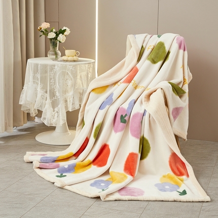 91家纺网 家纺一手货源 找家纺 2025新款A面欧棉绒B面北极绒复合毛毯盖毯毯子 花花世界