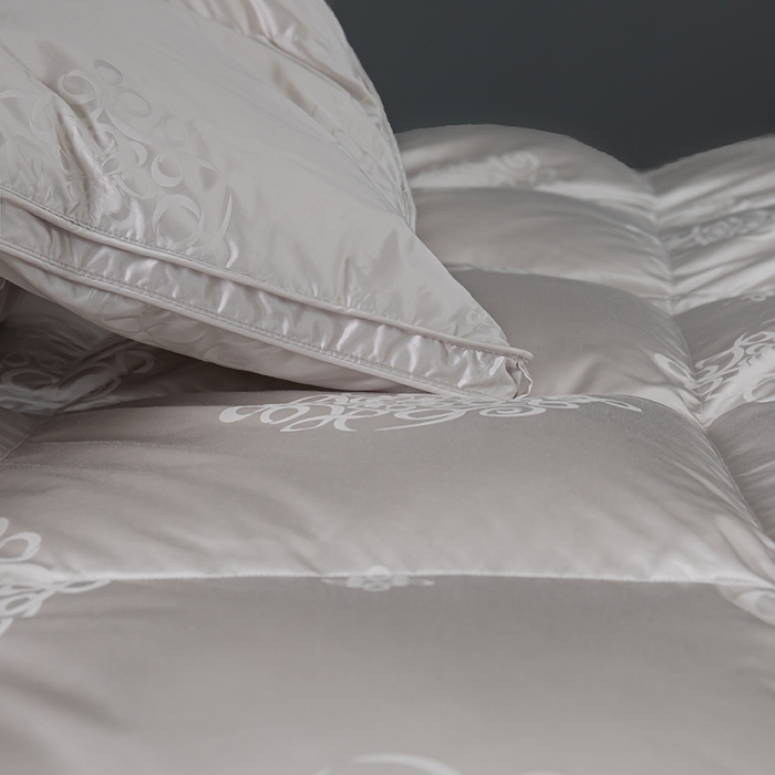 91家纺网 家纺一手货源 找家纺 华盛羽绒被壳 2024新款高精密真丝提花羽绒被婚庆款鹅绒被高端大气羽绒被 灰色