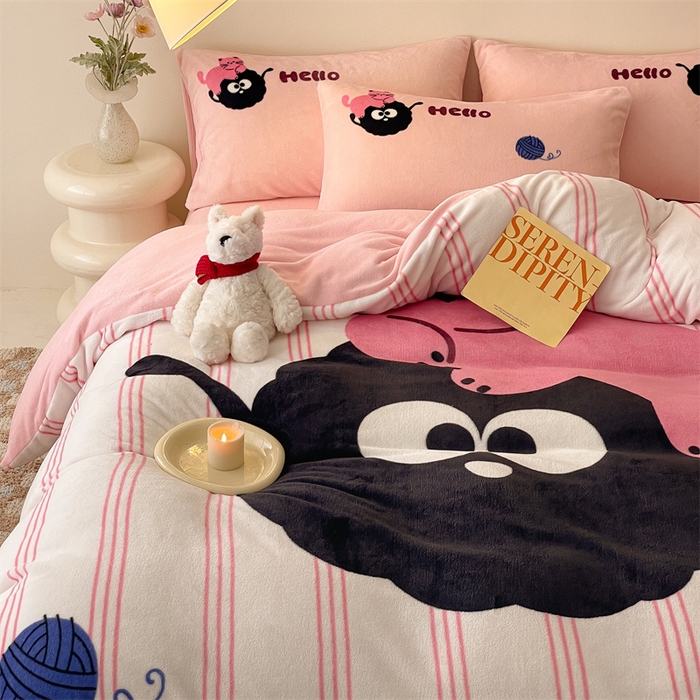 91家纺网 家纺一手货源 找家纺 星座家纺 2025新款大版卡通牛奶绒四件套 煤球小猫