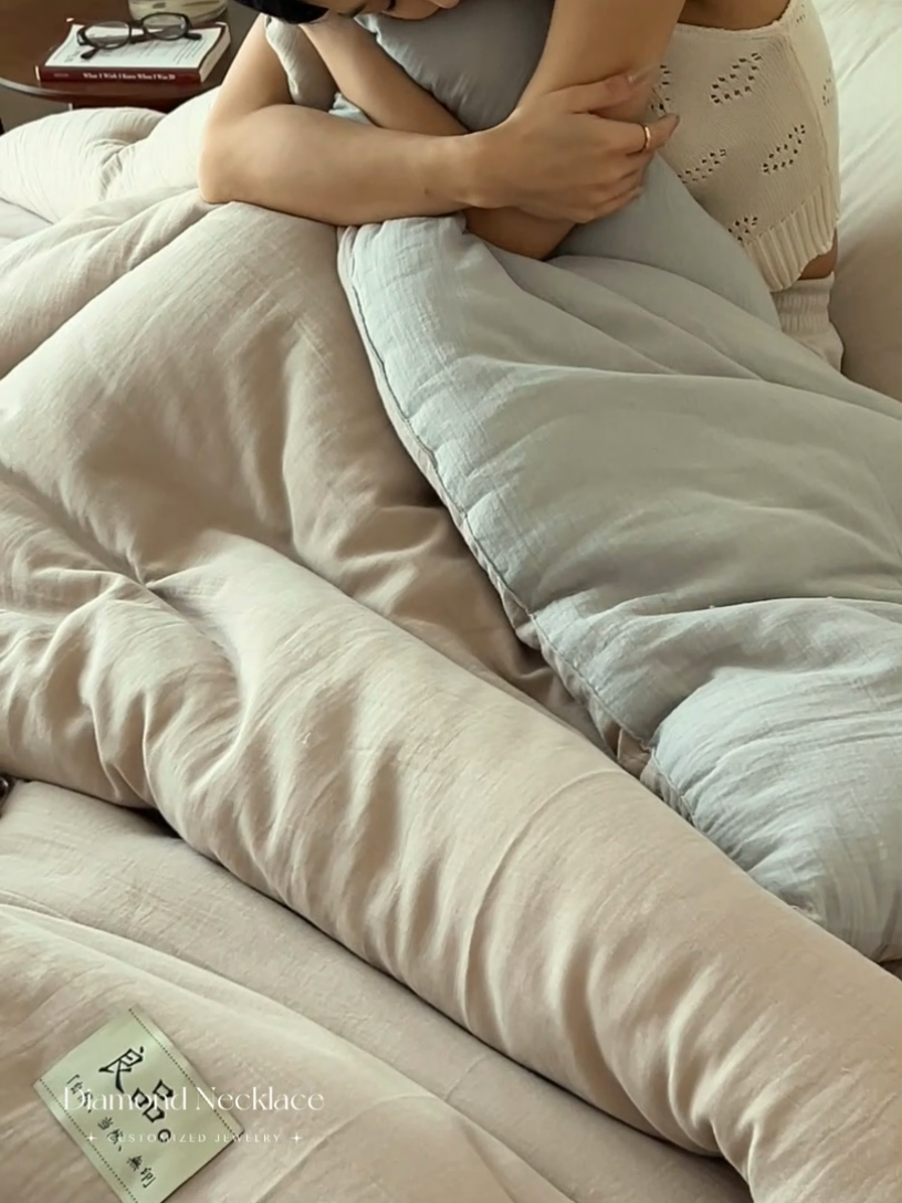 91家纺网 家纺一手货源 找家纺 子由 2024新款双层皱皱纱大豆纤维冬被被子被芯 双层纱-驼+灰