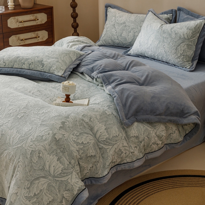 91家纺网 家纺一手货源 找家纺 2024新款牛奶绒染色雕花可拆洗冬被被子被芯 连枝