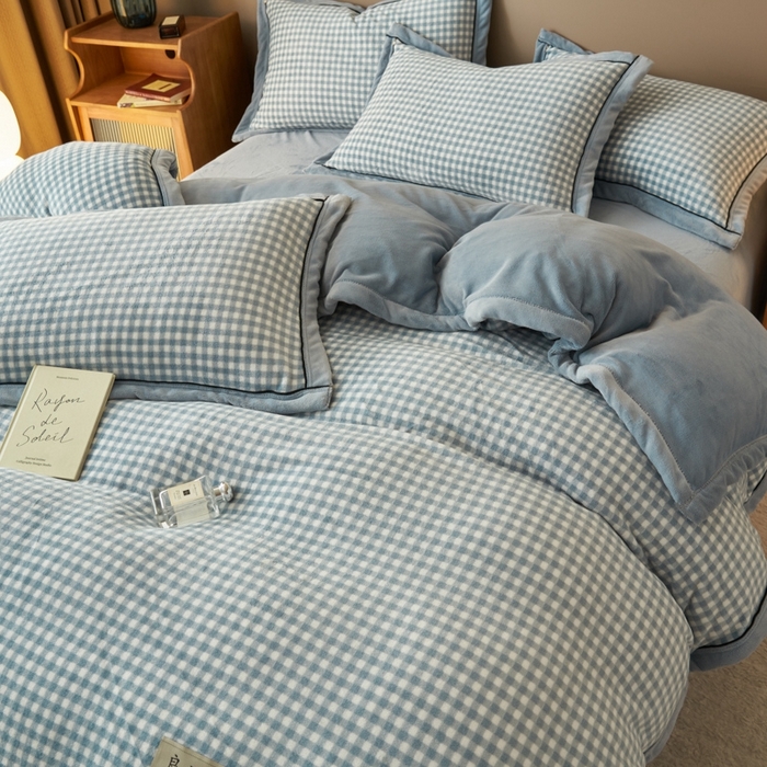 91家纺网 家纺一手货源 找家纺 2024新款无印风牛奶绒宽边可拆洗冬被被子被芯 无印风可拆洗冬被-天蓝小格