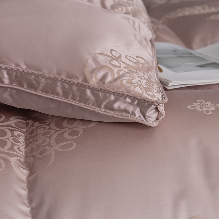 91家纺网 家纺一手货源 找家纺 华盛羽绒被壳 2024新款高精密真丝提花羽绒被婚庆款鹅绒被高端大气羽绒被 粉色