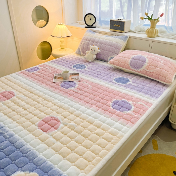 91家纺网 家纺一手货源 找家纺 眠势力 2025新款牛奶绒床垫保防滑床护垫床褥学生垫子可机洗 炫彩