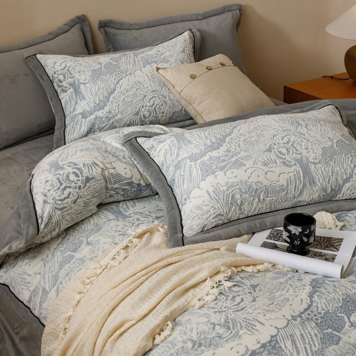 91家纺网 家纺一手货源 找家纺 2024新款牛奶绒染色雕花可拆洗冬被被子被芯 还之恋