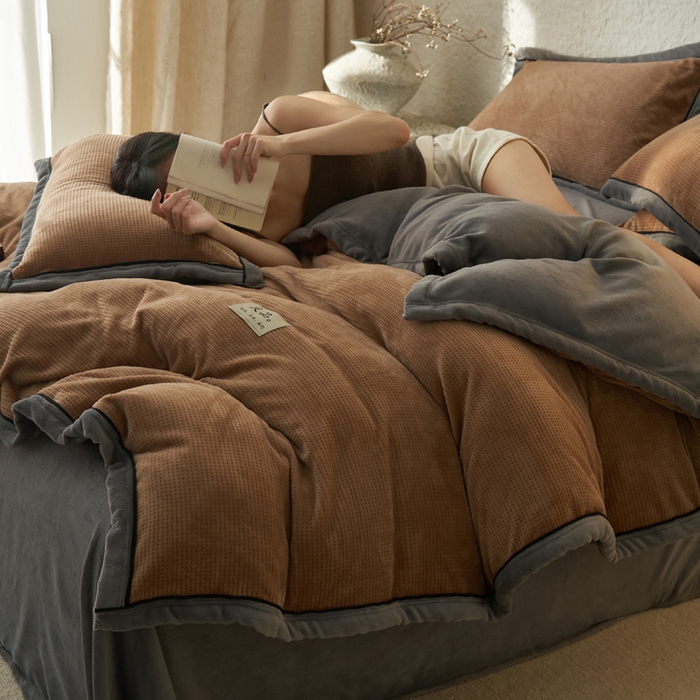 91家纺网 家纺一手货源 找家纺 2024新款牛奶绒华夫格可拆洗冬被被子被芯 华夫格可拆洗-奶咖