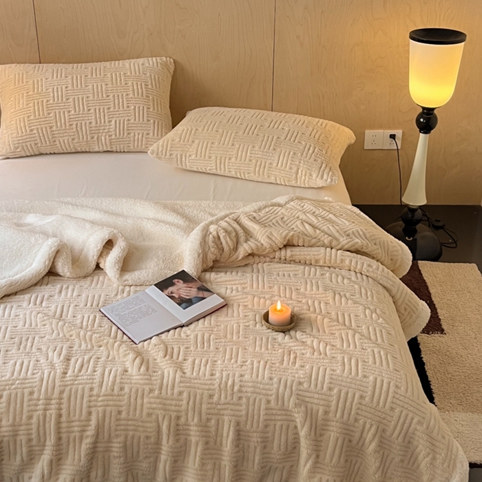 91家纺网 家纺一手货源 找家纺 欧邦 新款提花舒棉绒羊羔绒毛毯（外贸供货） 暖米杏