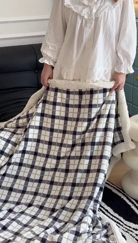 91家纺网 家纺一手货源 找家纺 昔可家纺 2024新款羊羔绒牛奶绒毛毯系列（三）-ins小清新系列 雾川灰格