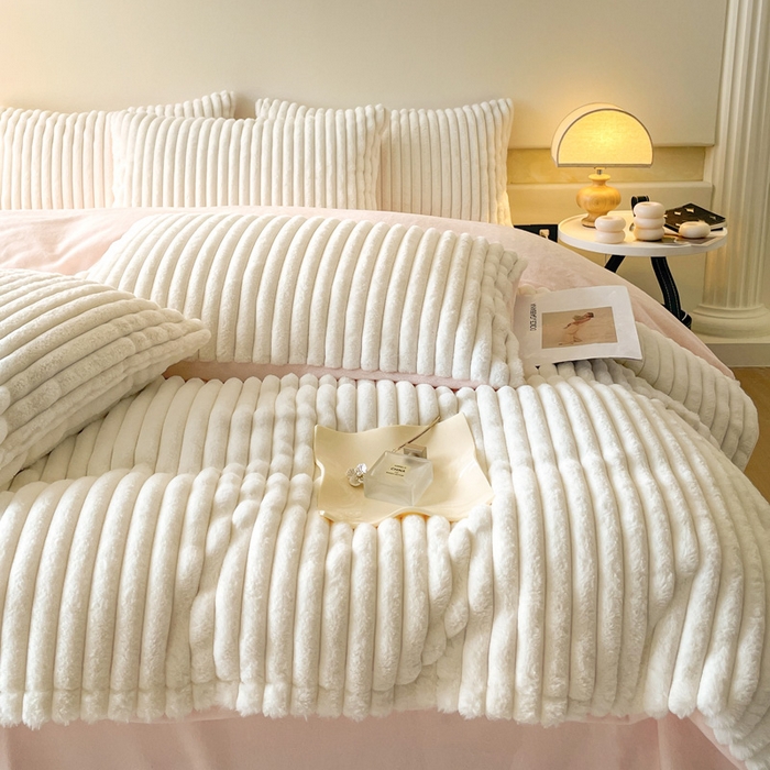 91家纺网 家纺一手货源 找家纺 （总）2024新款全消光兔毛320克牛奶绒A类纯色立体四件套