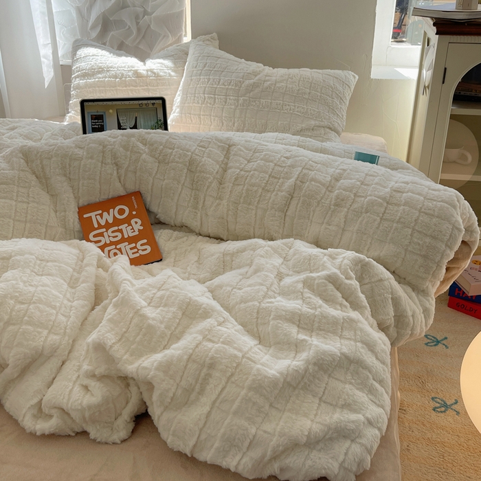 91家纺网 家纺一手货源 找家纺 2024新款全消光兔毛320克牛奶绒A类纯色立体四件套 奶白咖