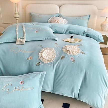 91家纺网 家纺一手货源 找家纺 航途席业 2025新款高克重牛奶绒刺绣四件套-倾城花语 莱茵花园-梵星兰