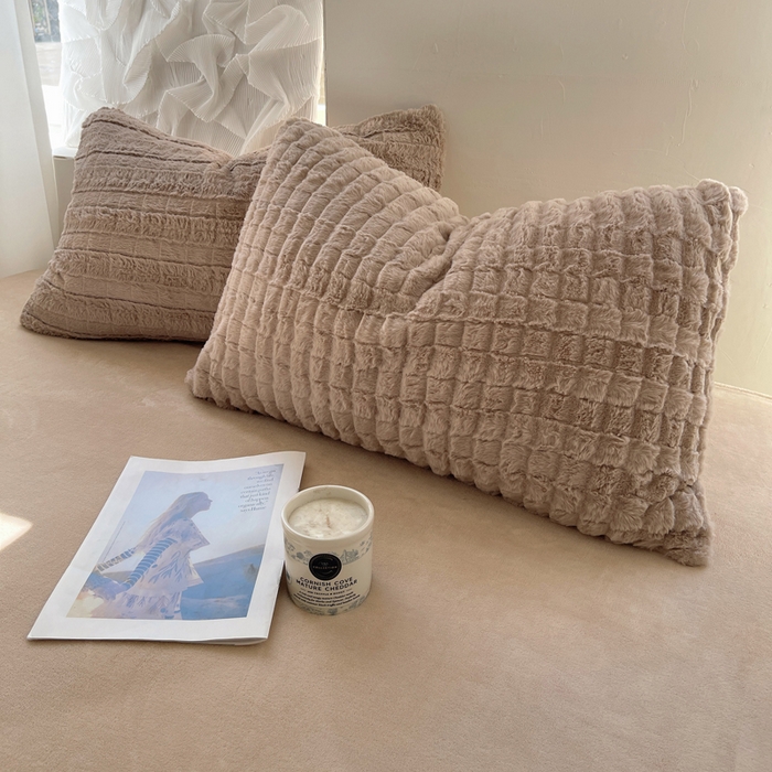 91家纺网 家纺一手货源 找家纺 2024新款全消光兔毛320克牛奶绒A类纯色立体四件套 奶咖