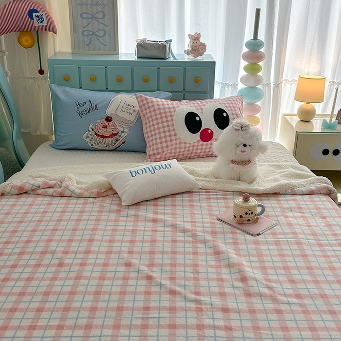 91家纺网 家纺一手货源 找家纺 昔可家纺 2024新款羊羔绒牛奶绒毛毯系列（三）-ins小清新系列 丝雾粉格