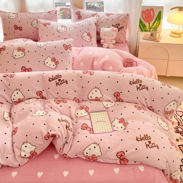 91家纺网 家纺一手货源 找家纺 2024新款三丽鸥牛奶绒小版四件套 牛奶绒小版-蝴蝶结KT猫