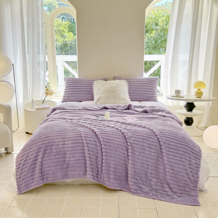 91家纺网 家纺一手货源 找家纺 卡派 2024新款兔毛绒多功能毛毯抽条牛奶绒贝贝绒毛毯 香芋紫