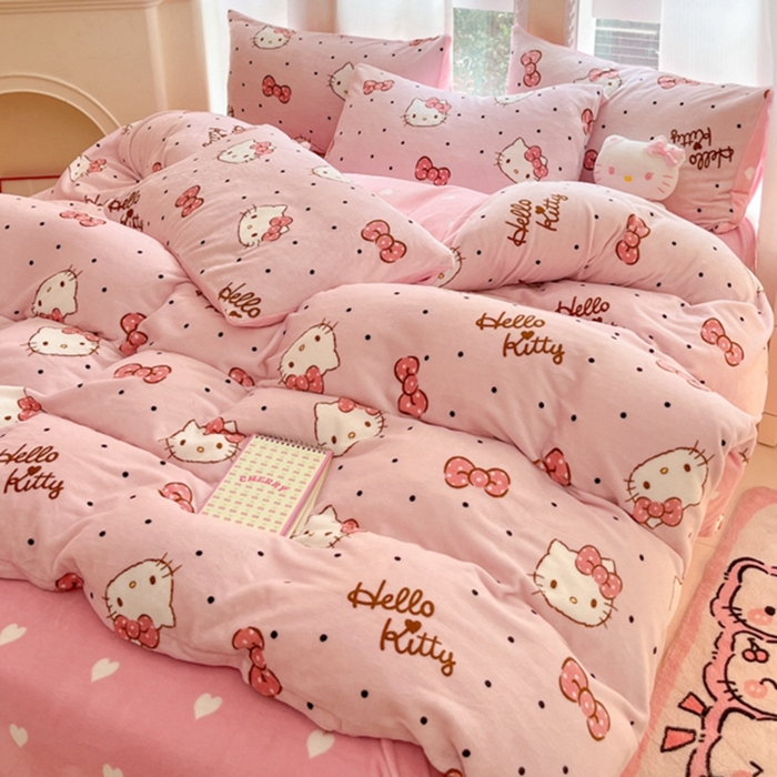 91家纺网 家纺一手货源 找家纺 2024新款三丽鸥牛奶绒小版四件套 牛奶绒小版-蝴蝶结KT猫