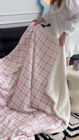 91家纺网 家纺一手货源 找家纺 昔可家纺 2024新款羊羔绒牛奶绒毛毯系列（三）-ins小清新系列 丝雾粉格