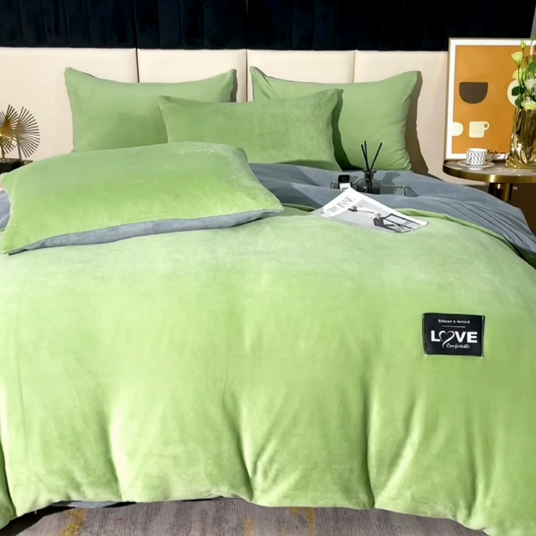 91家纺网 家纺一手货源 找家纺 鸿羽樱（鸿羽樱）家纺 2024新款牛奶绒四件套 典雅绿+灰