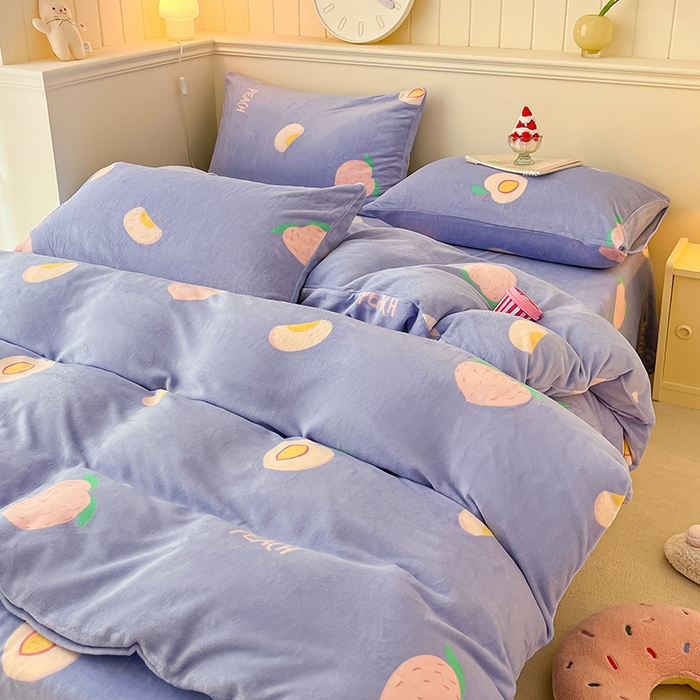 91家纺网 家纺一手货源 找家纺 2024新款200g加厚防静电牛奶绒小清新四件套 绒-紫色桃子