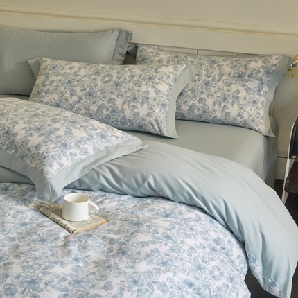 91家纺网 家纺一手货源 找家纺 梵克保罗 2024新款全棉贡缎磨毛数码印花高级简奢款四件套 轻轻丝语