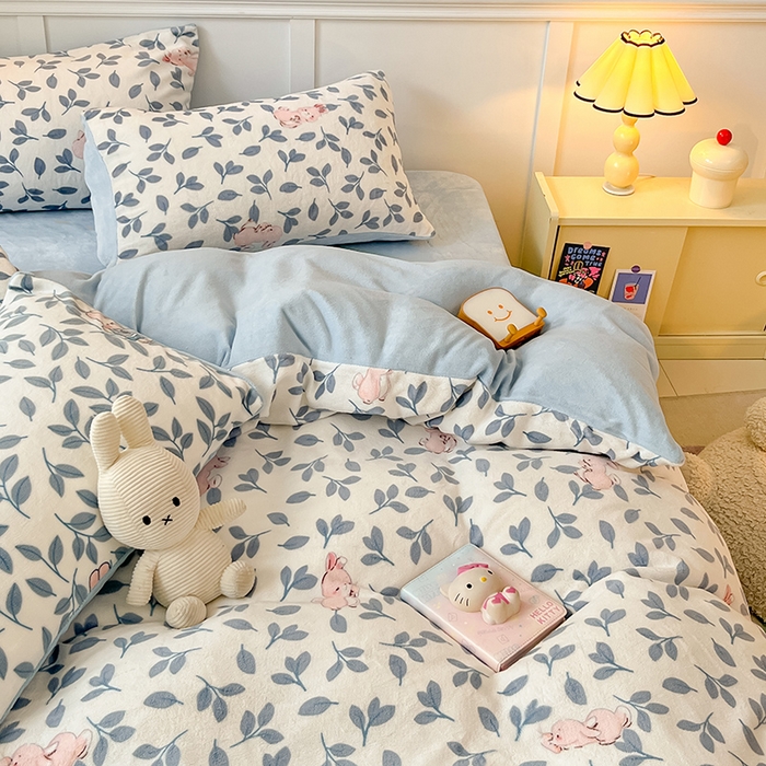 91家纺网 家纺一手货源 找家纺 2024新款200g加厚防静电牛奶绒小清新四件套 绒-萌萌兔