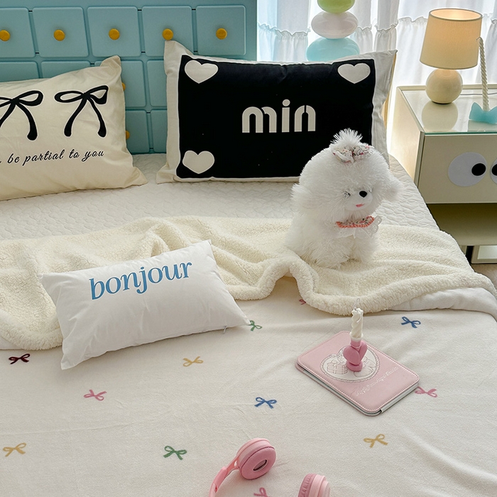 91家纺网 家纺一手货源 找家纺 昔可家纺 2024新款羊羔绒牛奶绒毛毯系列（三）-ins小清新系列 多巴胺蝴蝶结