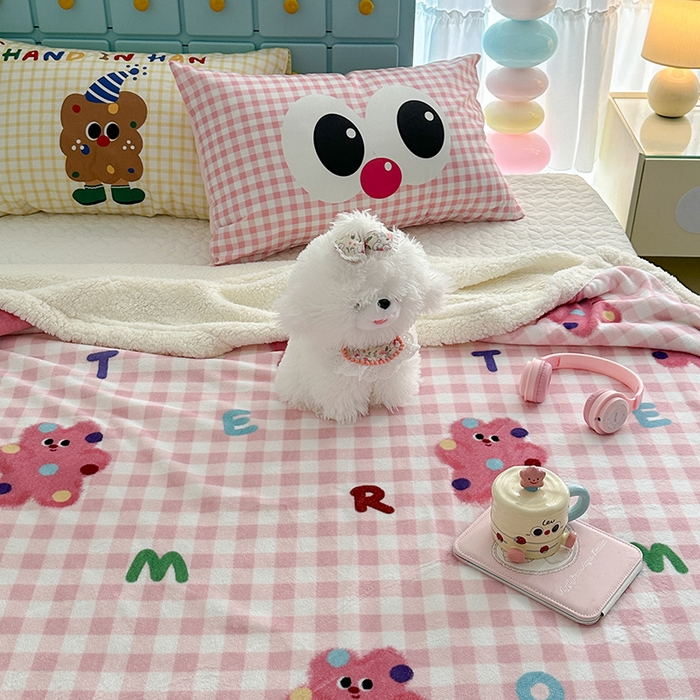 91家纺网 家纺一手货源 找家纺 昔可家纺 2024新款羊羔绒牛奶绒毛毯系列（三）-卡通系列 点点粉格猫