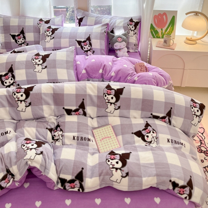 91家纺网 家纺一手货源 找家纺 2024新款三丽鸥牛奶绒小版四件套 牛奶绒小版-格子库洛米