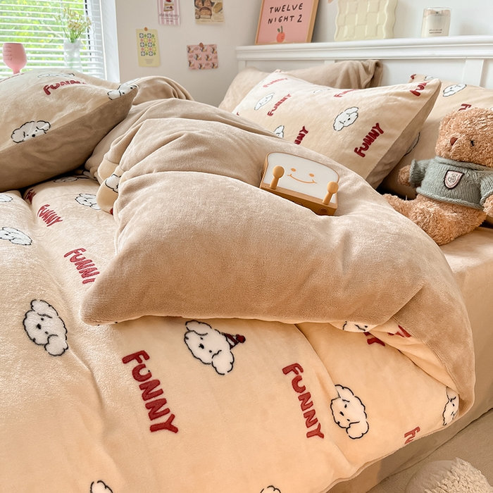 91家纺网 家纺一手货源 找家纺 2024新款200g加厚防静电牛奶绒小清新四件套 绒-乐趣狗