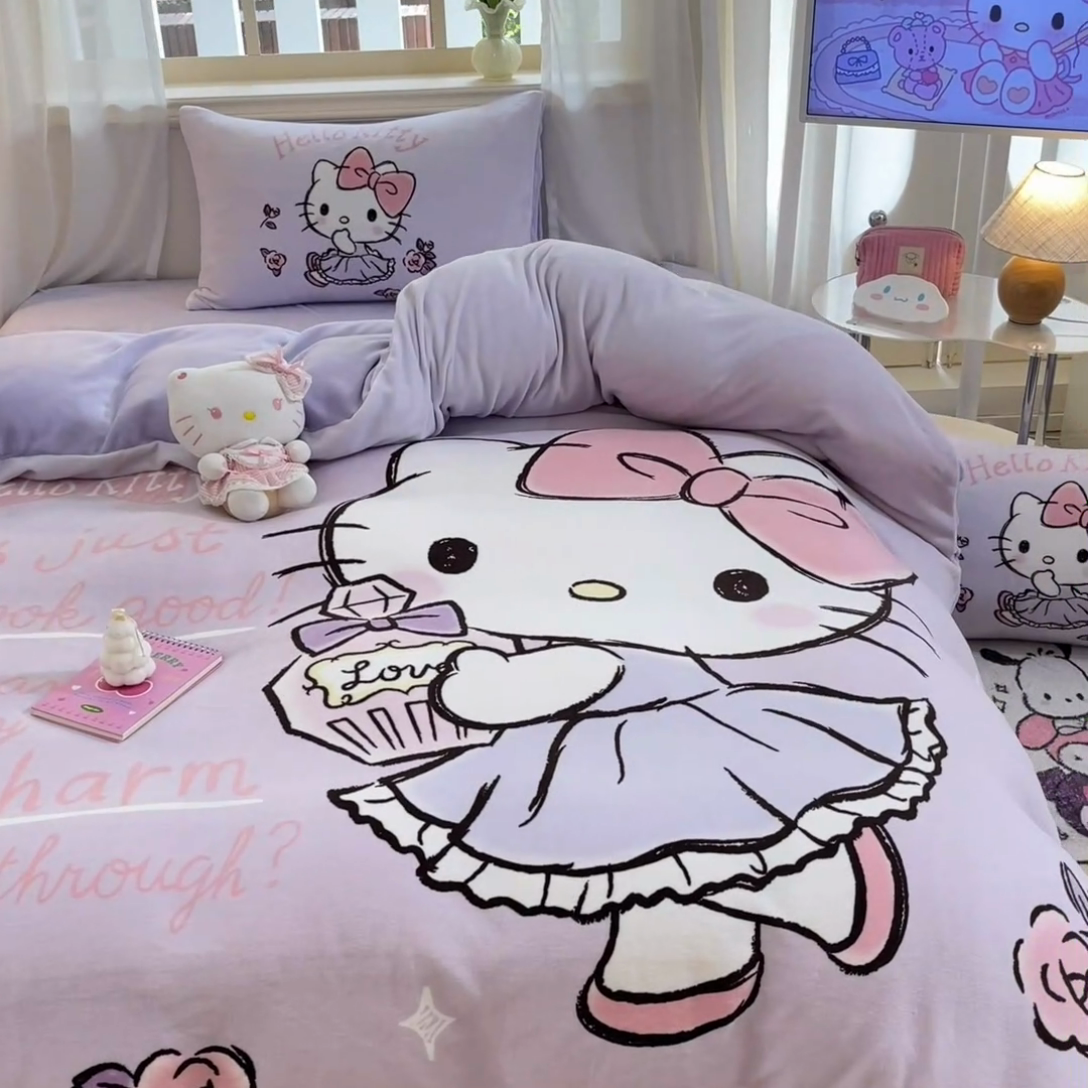 91家纺网 家纺一手货源 找家纺 2024新品正版三丽鸥授权大版卡通平网数码印花加厚高克重牛奶绒系列四件套 绒大版-R玫瑰香水kitty
