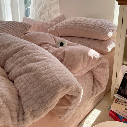 91家纺网 家纺一手货源 找家纺 （总）2024新款全消光兔毛320克牛奶绒A类纯色立体四件套