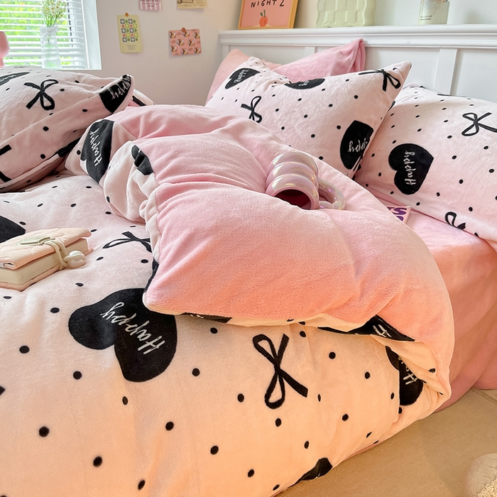 91家纺网 家纺一手货源 找家纺 2024新款200g加厚防静电牛奶绒小清新四件套 绒-粉墨