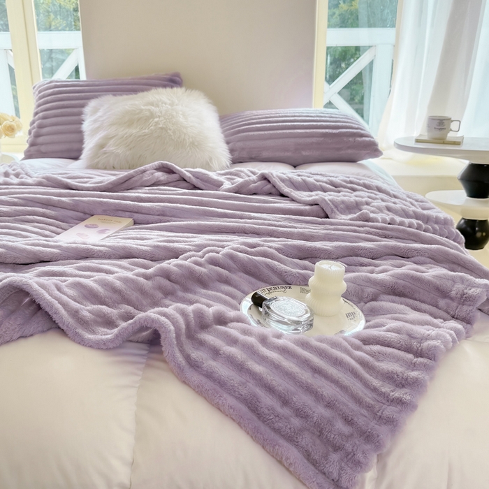91家纺网 家纺一手货源 找家纺 卡派 2024新款兔毛绒多功能毛毯抽条牛奶绒贝贝绒毛毯 香芋紫