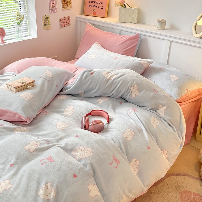 91家纺网 家纺一手货源 找家纺 2024新款200g加厚防静电牛奶绒小清新四件套 绒-蓝甜心猫咪