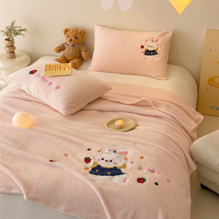 91家纺网 家纺一手货源 找家纺 川悦生活 2024新款双面高克重雪花绒卡通羊羔绒泰迪绒毯子毛毯 毛毯甜蜜兔妮