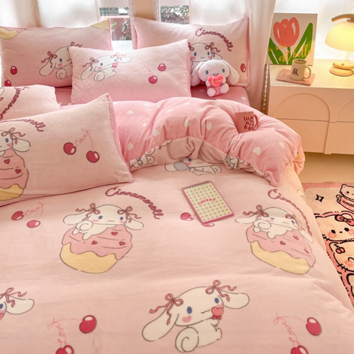 91家纺网 家纺一手货源 找家纺 2024新款三丽鸥牛奶绒小版四件套 牛奶绒小版-淘气玉桂狗