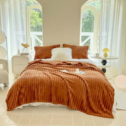 91家纺网 家纺一手货源 找家纺 （总）卡派 2024新款兔毛绒多功能毛毯抽条牛奶绒贝贝绒毛毯