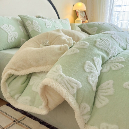 91家纺网 家纺一手货源 找家纺 （总）莱登卡奴 2024新款牛奶绒阳离子提花北极绒被套毯-包边款系列