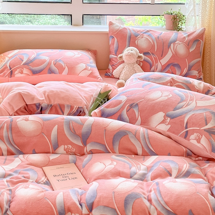 91家纺网 家纺一手货源 找家纺 卡派 2024新款冬季亲肤透气牛奶绒印花四件套 伊莲娜